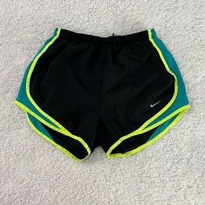❤️‍🔥3/$15 ❤️‍🔥 Nike Shorts Size Small